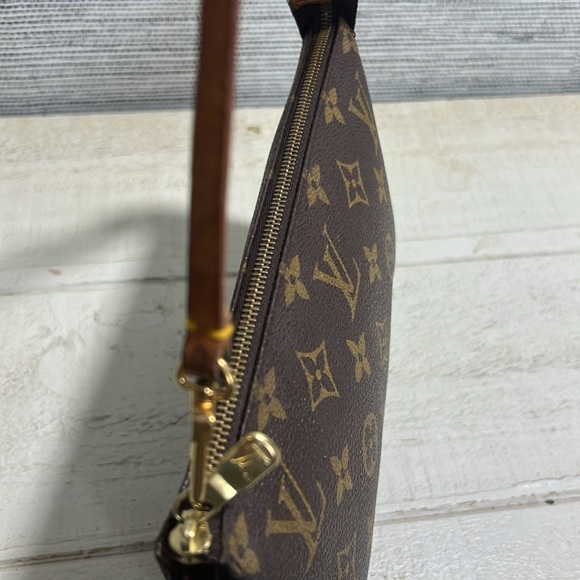 Louis Vuitton Pouch Bag Pochette Monogram ✅COA Included - Picture 16 of 16